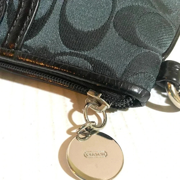 Coach CC signature print canvas wristlet bag - Picture 7 of 8